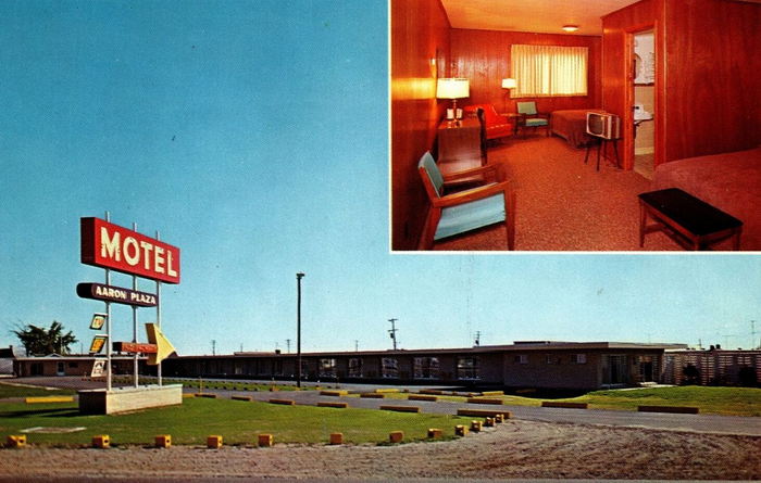 Aaron Plaza Motel (Blue Swan Inn) - Vintage Postcard